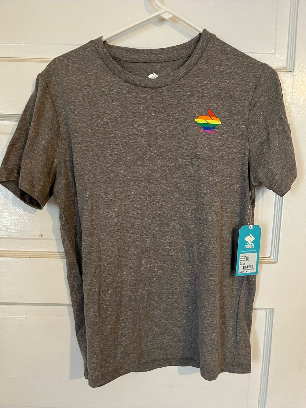 Rabbit remix tee men’s small